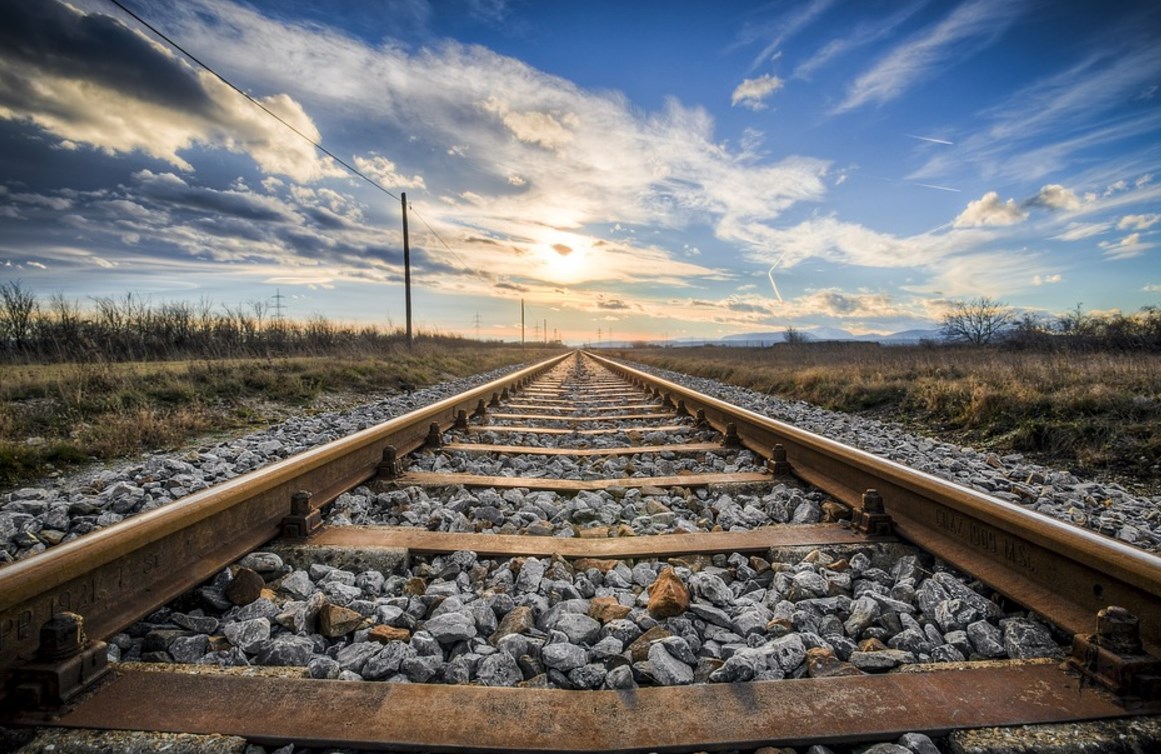 Pourquoi te promènes-tu nu sur les rails de la SNCF ?