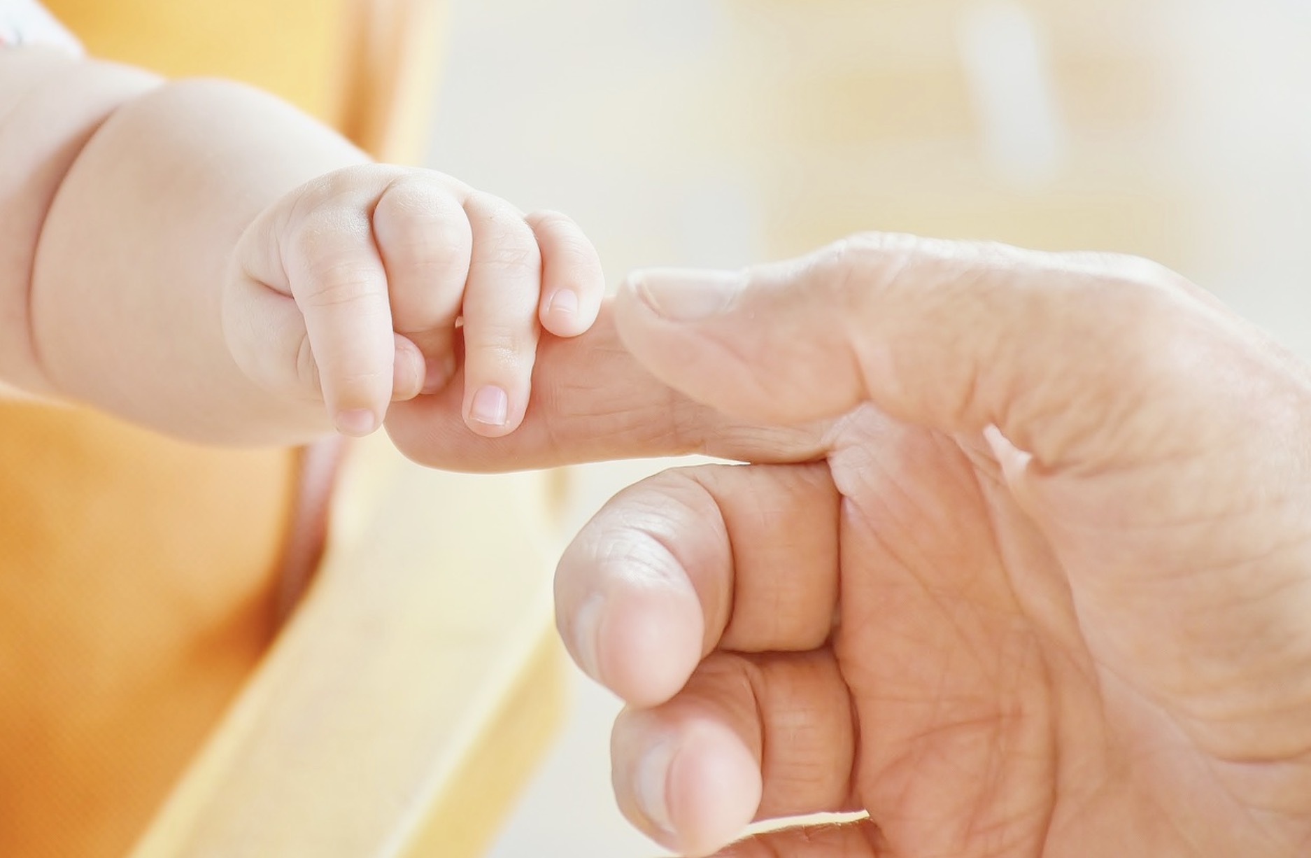 Un bébé né sans peau, une naissance hors du commun