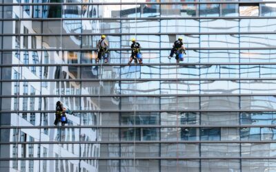 Nettoyage de vitres et gouttières : pourquoi recourir à des professionnels ?